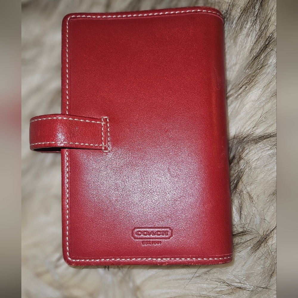 Coach Passport Holder W/ Pin - Picture 4 of 4